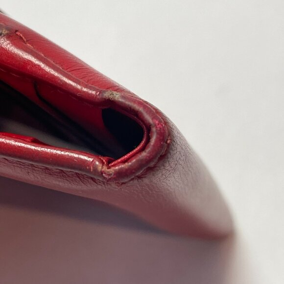 GUCCI Vintage Red Patent Leather Compact Wallet w/ Horseshoe Clasp - Preowned - Picture 10 of 14